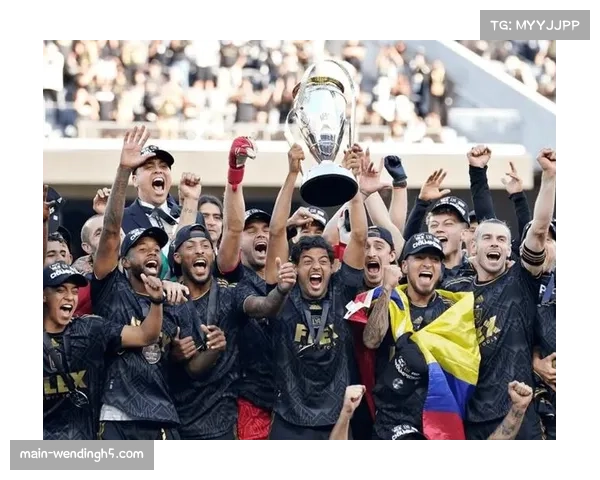 洛杉矶FC主场迎战奥斯汀，半场凭借乌龙球占优